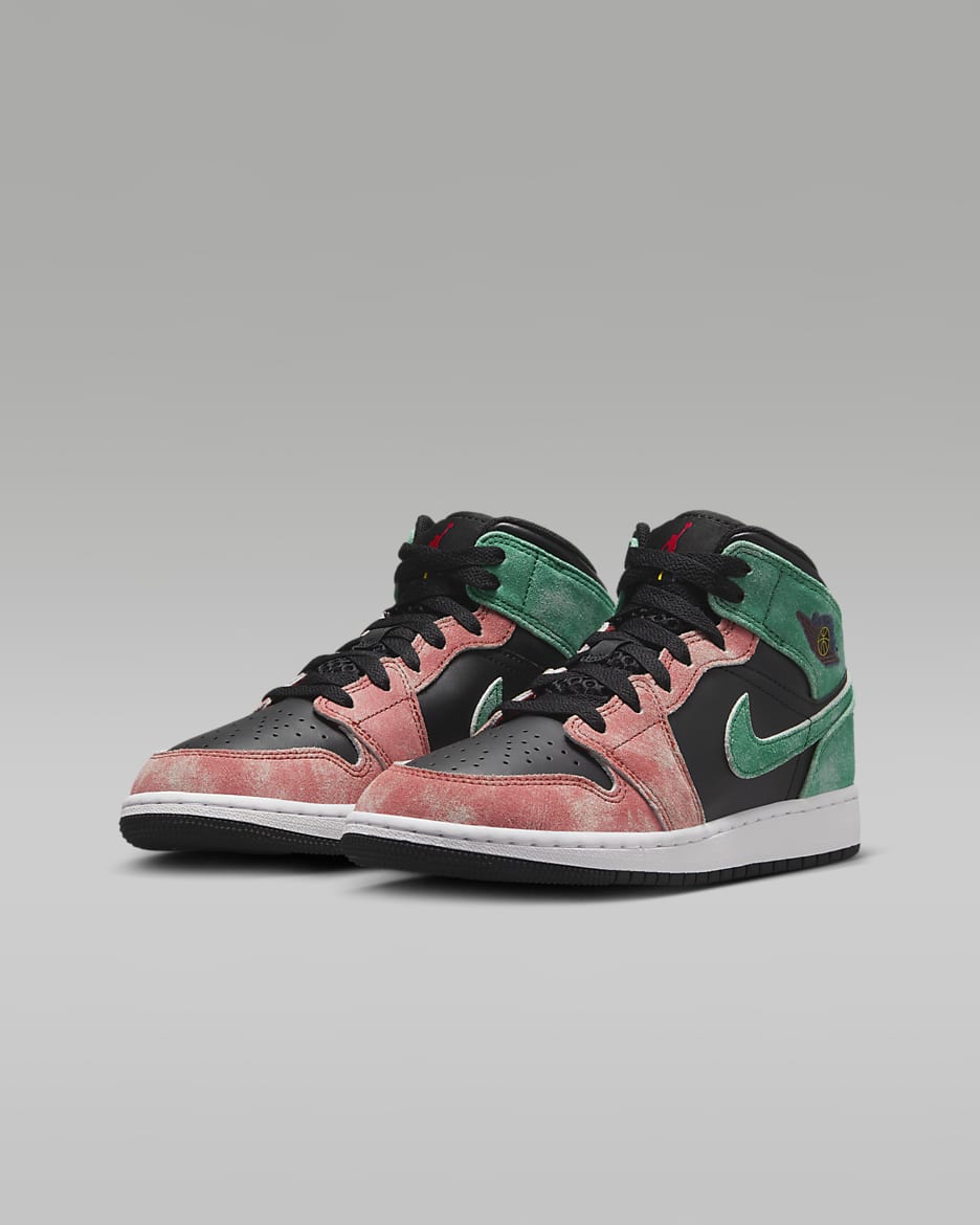 Air Jordan 1 Mid SE Older Kids Shoes. Nike ID